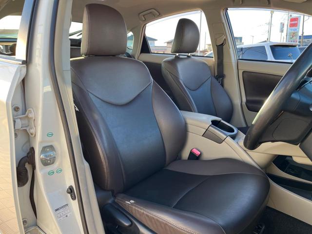 プリウス Ｓマイコーデ　バックカメラ　禁煙車　レザーシート　ドラレコ　スマートキー　ＨＩＤヘッド　純正１５インチアルミ　オートライト　オートエアコン　ＣＤ　ＤＶＤ再生　フルセグ（7枚目）