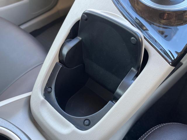 プリウス Ｓマイコーデ　バックカメラ　禁煙車　レザーシート　ドラレコ　スマートキー　ＨＩＤヘッド　純正１５インチアルミ　オートライト　オートエアコン　ＣＤ　ＤＶＤ再生　フルセグ（31枚目）