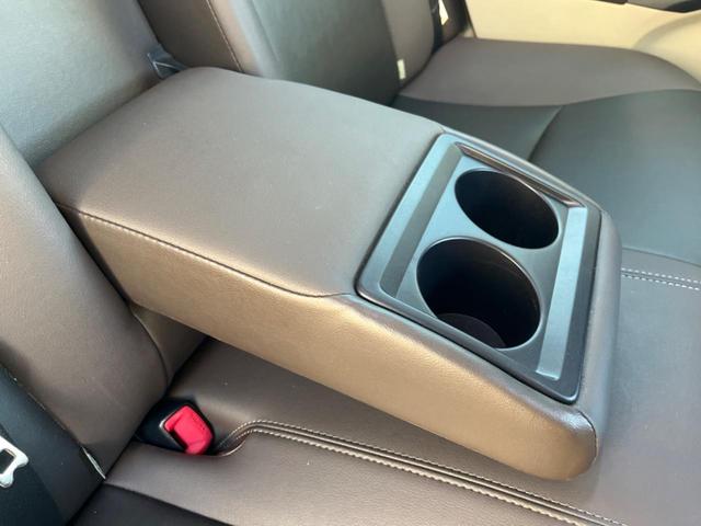 プリウス Ｓマイコーデ　バックカメラ　禁煙車　レザーシート　ドラレコ　スマートキー　ＨＩＤヘッド　純正１５インチアルミ　オートライト　オートエアコン　ＣＤ　ＤＶＤ再生　フルセグ（36枚目）