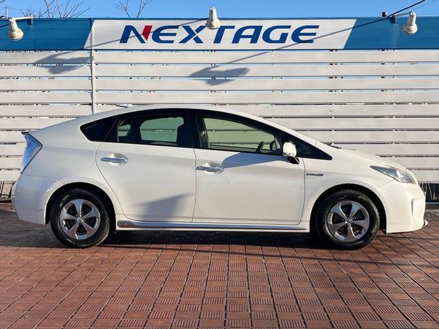 プリウス Ｓマイコーデ　バックカメラ　禁煙車　レザーシート　ドラレコ　スマートキー　ＨＩＤヘッド　純正１５インチアルミ　オートライト　オートエアコン　ＣＤ　ＤＶＤ再生　フルセグ（41枚目）