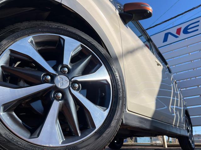 �y�����P�T�C���`�A���~�z�C�[���z�O�ςɃ}�b�`���������A���~�z�C�[���𑕒����Ă���܂��B�e��ЊO�A���~�z�C�[����A�X�^�b�h���X�^�C�����戵�����Ă���܂��B���񂲑��k����������