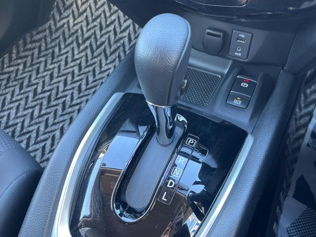 エクストレイル 20Xi SDナビ 全周囲カメラ 衝突被害軽減システム レーダークルーズ 禁煙車 電動リアゲート レザーシート 全席シートヒーター ドラレコ コーナーセンサー スマートキー LEDヘッド ビルトインETC(33枚目)