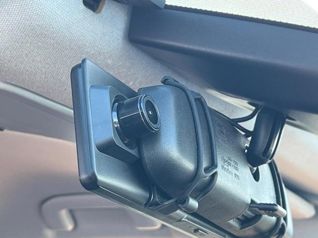 プリウス Ｓツーリングセレクション　純正ＳＤナビ　衝突被害軽減システム　レーダークルーズ　禁煙車　レザーシート　ドラレコ　コーナーセンサー　スマートキー　ＬＥＤヘッド　ビルトインＥＴＣ　純正１７インチアルミ　オートハイビーム（52枚目）