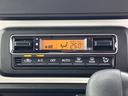 【オートエアコン】一度お好みの温度に設定すれば、車内の温度を検知し風量や温度を自動で調整。暑い…寒い…と何度もスイッチ操作をする必要はありません。快適な車内空間には必須の機能ですね♪