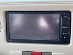 【バックカメラ】駐車時に後方がリアルタイム映像で確認できます。大型商業施設や立体駐車場での駐車時や、夜間のバック時に大活躍！運転スキルに関わらず、今や必須となった装備のひとつです！ 4