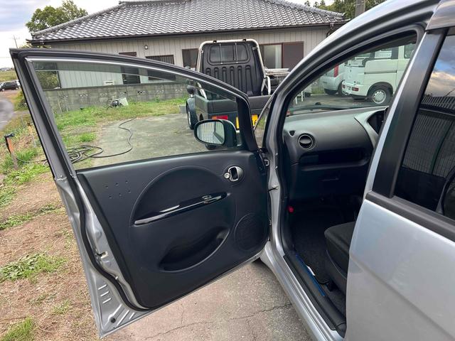 アイミーブ ベースグレード ドライブレコーダー TV LEDヘッドランプ スマートキー 電動格納ミラー CVT 盗難防止システム ABS CD DVD再生 Bluetooth アルミホイール 衝突安全ボディ エアコン(29枚目)