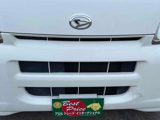 ハイゼットカーゴ 　４ＷＤ　軽バン　バン　ＭＴ　両側スライドドア　エアコン　運転席エアバッグ　カセット（7枚目）