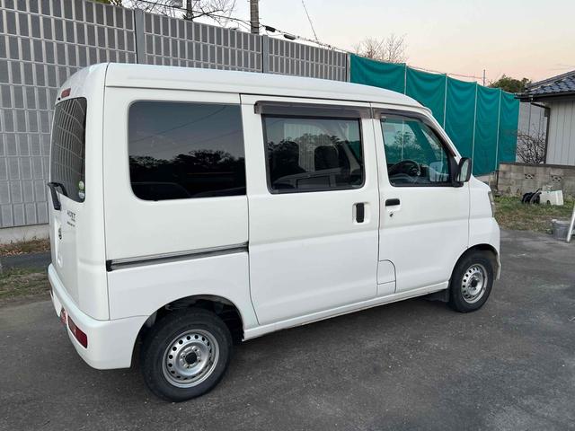 ハイゼットカーゴ 　４ＷＤ　軽バン　バン　ＭＴ　両側スライドドア　エアコン　運転席エアバッグ　カセット（9枚目）