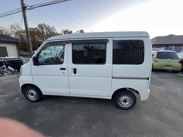 ハイゼットカーゴ 　４ＷＤ　軽バン　バン　ＭＴ　両側スライドドア　エアコン　運転席エアバッグ　カセット（10枚目）