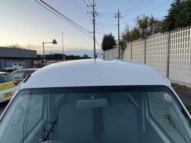 ハイゼットカーゴ 　４ＷＤ　軽バン　バン　ＭＴ　両側スライドドア　エアコン　運転席エアバッグ　カセット（11枚目）