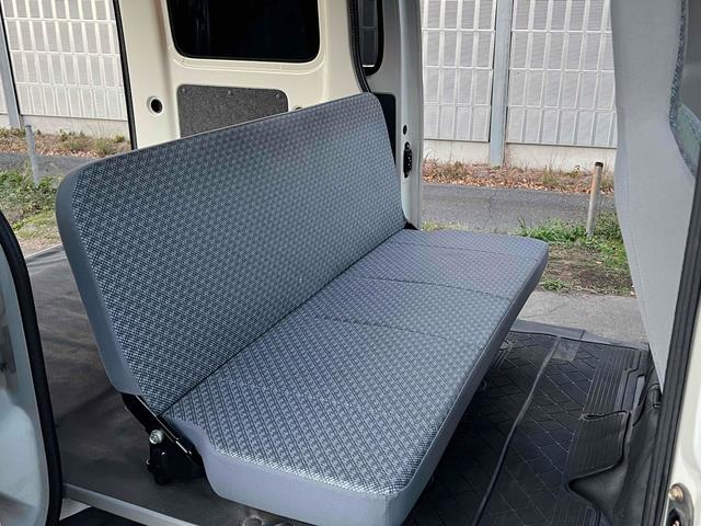 ハイゼットカーゴ 　４ＷＤ　軽バン　バン　ＭＴ　両側スライドドア　エアコン　運転席エアバッグ　カセット（20枚目）