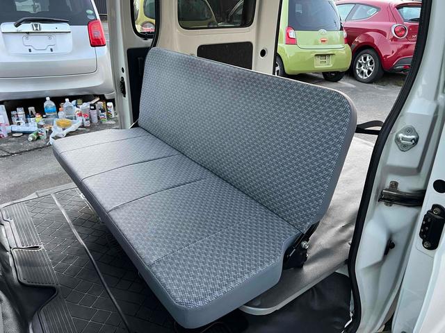 ハイゼットカーゴ 　４ＷＤ　軽バン　バン　ＭＴ　両側スライドドア　エアコン　運転席エアバッグ　カセット（21枚目）