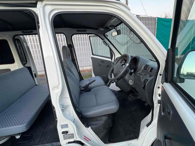 ハイゼットカーゴ 　４ＷＤ　軽バン　バン　ＭＴ　両側スライドドア　エアコン　運転席エアバッグ　カセット（25枚目）