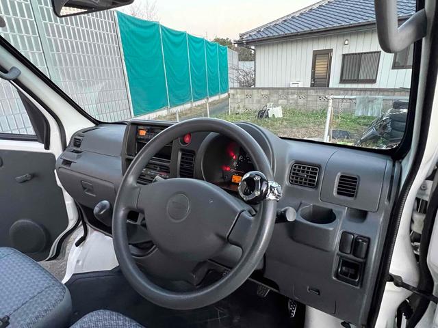 ハイゼットカーゴ 　４ＷＤ　軽バン　バン　ＭＴ　両側スライドドア　エアコン　運転席エアバッグ　カセット（28枚目）