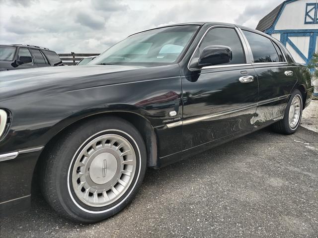 リンカーン・タウンカー （26枚目）