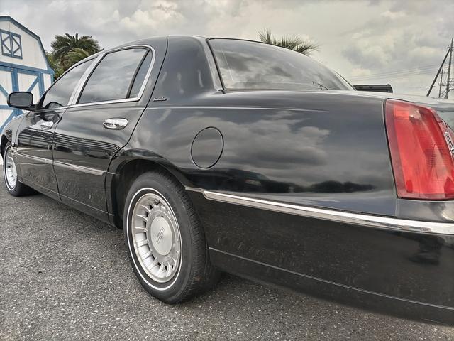 リンカーン・タウンカー （33枚目）