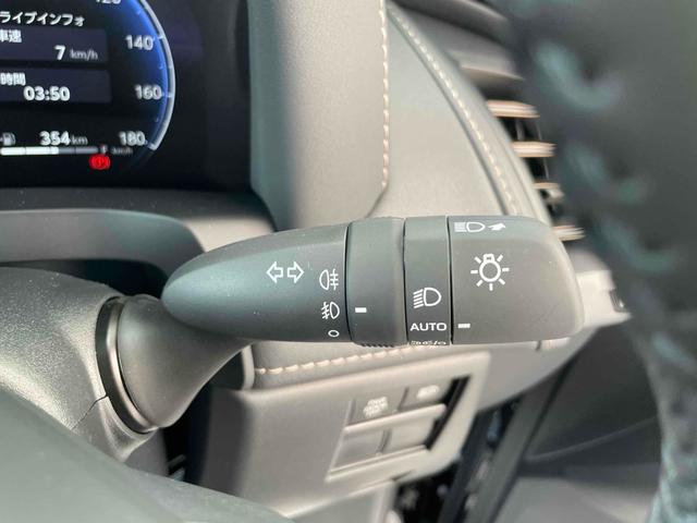 アルファード Ｚ　改良後モデル　ＪＢＬ　　ユニバーサルステップ　　デジタルインナーミラー　オートクルーズコントロール　レーンアシスト　パークアシスト　衝突被害軽減システム　　オートマチックハイビーム　オートライト（10枚目）