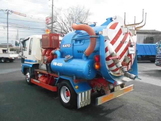 ヒノレンジャー 　清掃車　上物加藤製作所製　型式ＶＭ－４００　バックマスター　真空式万能吸引車　タンク容量３．４立米　レシーバータンク胴回りステン張り　風量２５立米／分　現アワーメーター５３９１Ｈ（7枚目）