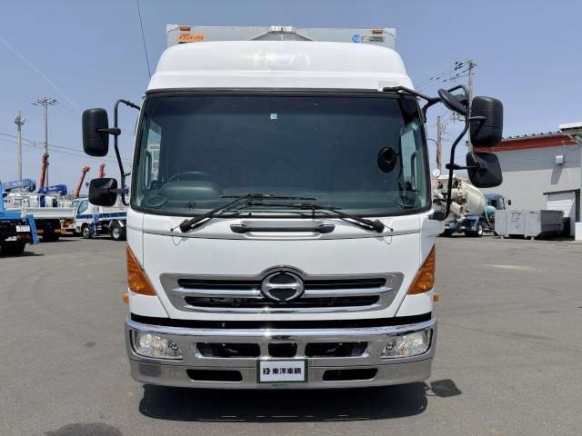 ヒノレンジャー 　アルミウイング　上物トランテックス製　荷台寸法６２７ｘ２４０ｘ２４１　荷台床板張り　積載２．７５ｔ　ラッシングレール２段　内フック５対　アオリ開閉サポート　後輪エアサス　ハイルーフ　アルミホイール装着（6枚目）