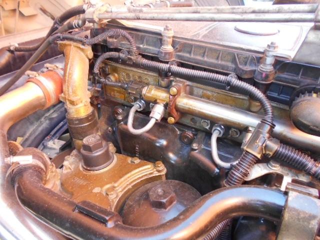 スーパーグレート 　ロングダンプ　上物新明和製　積載９．７ｔ　荷台寸法６５０×２３５×４２（差枠有）　電動コボレーン　ハイルーフ　４６０馬力（ターボ車）　２デフ　リターダー　走行６６．８万ｋｍ　７速ミッション（28枚目）