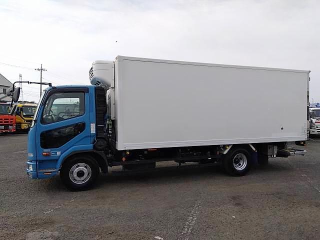 ファイター 　ＰＧ付冷蔵冷凍車　上物東プレ製（Ｒ４０４Ａ）　－３０℃設定　５．８ｍワイドボディ　積載２．８ｔ　荷台寸法５８４×２３５×１９２　荷台床アルミ張り　ラッシングレール２段　水抜き穴２つ　新明和製格納ＰＧ付（5枚目）