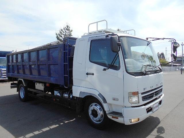 ファイター 　深ダンプ　上物新明和製　増トン車　積載６．５ｔ　荷台寸法５５０ｘ２２１ｘ１１５　容量約１３．９立米　ベッド付　走行４６．７万ｋｍ　６速ミッション（2枚目）