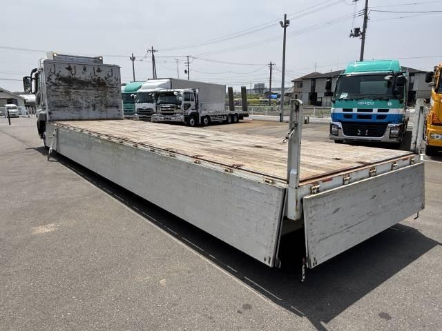 スーパーグレート 　アルミブロック平ボディ　４軸低床　荷台寸９６２×２４０×６９　荷台床板張り　積載１３．７ｔ　後輪エアサス　内フック　スタンションホール　バックモニター　メッキパーツ　７速ミッション　走行８３．１万ｋｍ（21枚目）