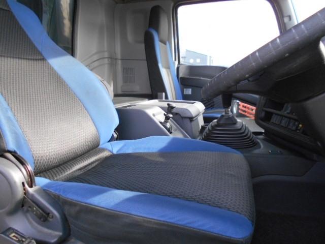 ギガ 　林業仕様　上物古河ユニック　積載１０．３ｔ　３６０℃回転グラップル付　荷台寸法８２６×２４６　ハイルーフ　２デフ　リターダー　アルミホイール　走行８１．５万ｋｍ　７速ミッション（11枚目）