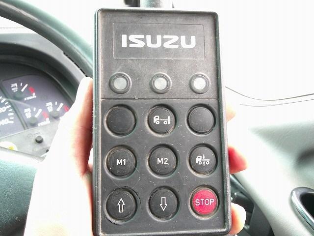 ギガ 　アルミブロック平ボディ　上物昭和車体製　荷台寸９６０ｘ２３６ｘ４８　荷台床木張り　横ネタ鉄製　積載１４．１ｔ　４軸低床　２デフ　リターダー付　後輪エアサス　アオリ５方開　ＥＴＣ通電確認済み（22枚目）