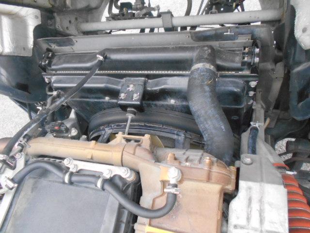 スーパーグレート 　チップ運搬車　上物新明和製　スライドデッキ　積載１０．２ｔ　荷台内寸：９５０×２２９×２４５【約５２立米】　室内デッキ動作リモコン　７速ミッション　４軸低床　２５ｔ車　ターボ車　２６５／７０Ｒ１９．５（54枚目）