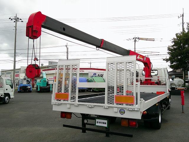 いすゞ 　クレーン付きセルフローダー　上物古河ユニック製　３段ブーム　ラジコン付（無線）　２．９ｔ吊　フックイン　荷台寸５９９ｘ２１５　積載２．６ｔ　セーフティローダー（スライドボディ）　ウインチ付（21枚目）