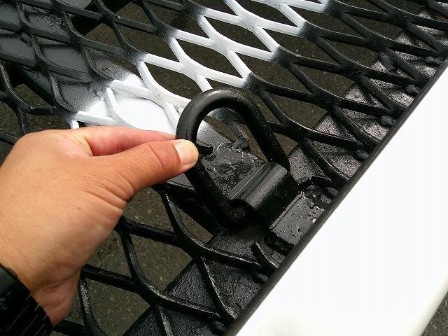 いすゞ 　クレーン付きセルフローダー　上物古河ユニック製　３段ブーム　ラジコン付（無線）　２．９ｔ吊　フックイン　荷台寸５９９ｘ２１５　積載２．６ｔ　セーフティローダー（スライドボディ）　ウインチ付（30枚目）