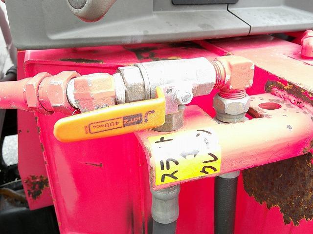 いすゞ 　クレーン付きセルフローダー　上物古河ユニック製　３段ブーム　ラジコン付（無線）　２．９ｔ吊　フックイン　荷台寸５９９ｘ２１５　積載２．６ｔ　セーフティローダー（スライドボディ）　ウインチ付（32枚目）