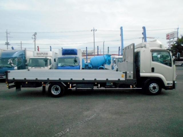 フォワード 　アルミブロック平　荷台内寸６１４×２３６×３７　ワイドボディ　後輪エアサス　荷台床木張り　内フック１６対　センターフック９か所　スタンションホール２か所　造りボディ　工具箱　荷台支柱抜き差し可（4枚目）