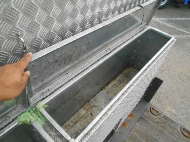 フォワード 　アルミブロック平　荷台内寸６１４×２３６×３７　ワイドボディ　後輪エアサス　荷台床木張り　内フック１６対　センターフック９か所　スタンションホール２か所　造りボディ　工具箱　荷台支柱抜き差し可（35枚目）