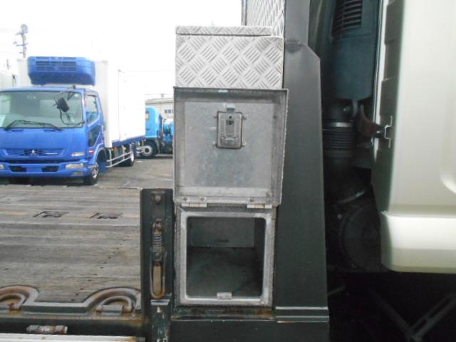 フォワード 　アルミブロック平　荷台内寸６１４×２３６×３７　ワイドボディ　後輪エアサス　荷台床木張り　内フック１６対　センターフック９か所　スタンションホール２か所　造りボディ　工具箱　荷台支柱抜き差し可（37枚目）