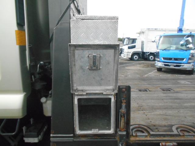 フォワード 　アルミブロック平　荷台内寸６１４×２３６×３７　ワイドボディ　後輪エアサス　荷台床木張り　内フック１６対　センターフック９か所　スタンションホール２か所　造りボディ　工具箱　荷台支柱抜き差し可（39枚目）