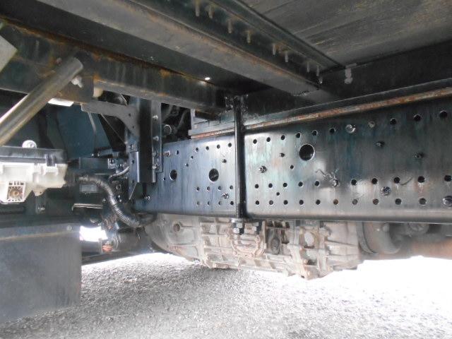 フォワード 　アルミブロック平　荷台内寸６１４×２３６×３７　ワイドボディ　後輪エアサス　荷台床木張り　内フック１６対　センターフック９か所　スタンションホール２か所　造りボディ　工具箱　荷台支柱抜き差し可（68枚目）