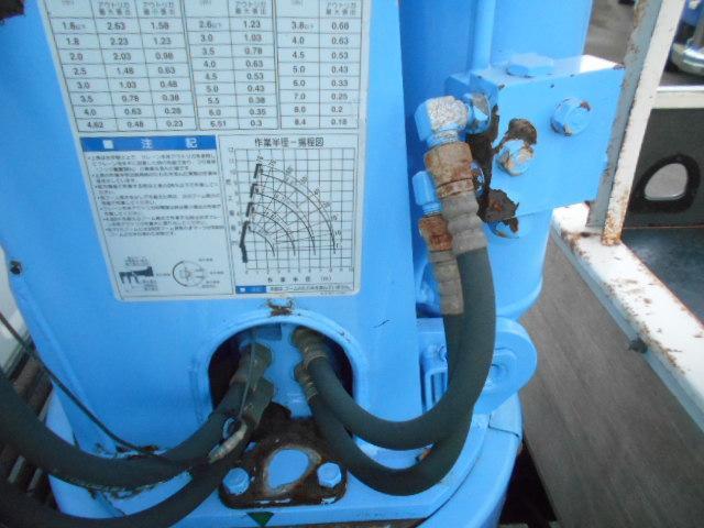 エルフトラック 　タダノクレーン　４段ブーム　２．６ｔ吊り　ラジコン付（無線）　荷台床鉄板張り　ロープ穴有　標準ロング　積載２ｔ（41枚目）