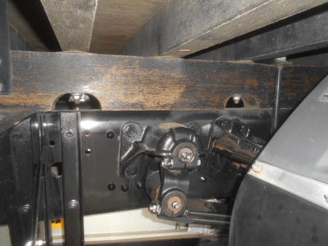 ファイター 　クレーン付ハイジャッキセルフ　上物古河ユニック　ＵＲＧ３７４　４段ブーム（前方格納）　ラジコン付（無線）　フックイン　２．９ｔ吊　差し違いアウトリガー　増トン　ワイドボディ　積載７．３ｔ　荷台床木張り（72枚目）