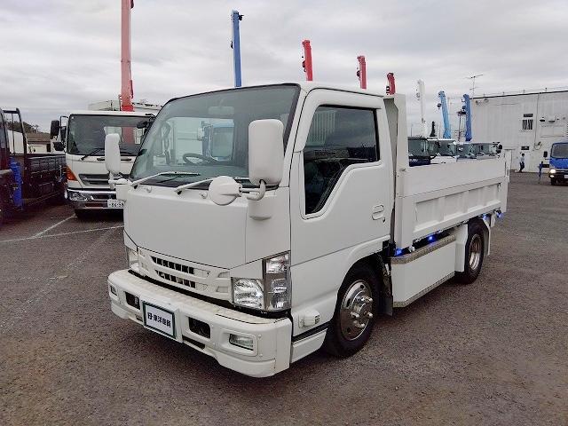 エルフトラック 　低床ダンプ　上物新明和製　荷台寸法３０５×１６０×３７　積載３ｔ　４ナンバー　６速ミッション　走行１４．３万ｋｍ　タイヤサイズ２０５／７５Ｒ１６（3枚目）