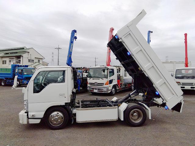 エルフトラック 　低床ダンプ　上物新明和製　荷台寸法３０５×１６０×３７　積載３ｔ　４ナンバー　６速ミッション　走行１４．３万ｋｍ　タイヤサイズ２０５／７５Ｒ１６（31枚目）