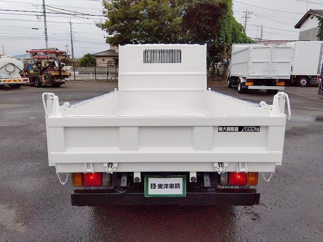 エルフトラック 　低床ダンプ　上物新明和製　荷台寸法３０６ｘ１６０ｘ３２　積載２ｔ　４ナンバー　５速ミッション　走行１２．７万ｋｍ（3枚目）