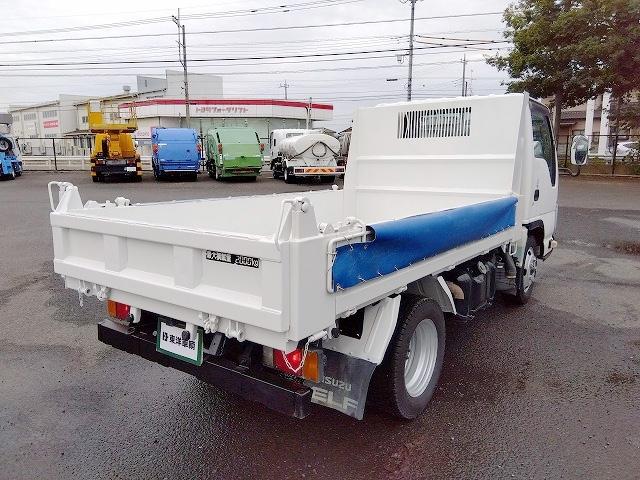 エルフトラック 　低床ダンプ　上物新明和製　荷台寸法３０６ｘ１６０ｘ３２　積載２ｔ　４ナンバー　５速ミッション　走行１２．７万ｋｍ（9枚目）