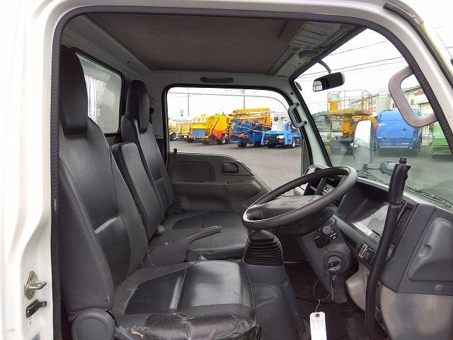 エルフトラック 　低床ダンプ　上物新明和製　荷台寸法３０６ｘ１６０ｘ３２　積載２ｔ　４ナンバー　５速ミッション　走行１２．７万ｋｍ（11枚目）