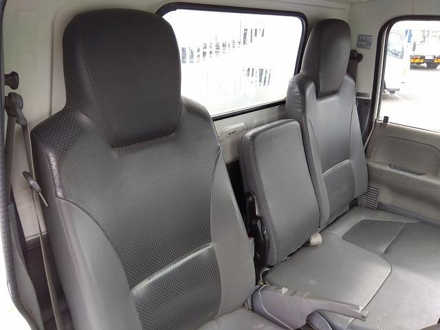エルフトラック 　低床ダンプ　上物新明和製　荷台寸法３０６ｘ１６０ｘ３２　積載２ｔ　４ナンバー　５速ミッション　走行１２．７万ｋｍ（14枚目）