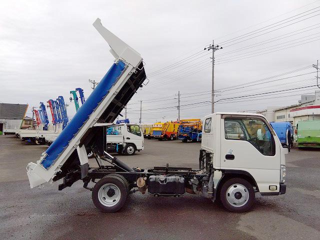 エルフトラック 　低床ダンプ　上物新明和製　荷台寸法３０６ｘ１６０ｘ３２　積載２ｔ　４ナンバー　５速ミッション　走行１２．７万ｋｍ（32枚目）