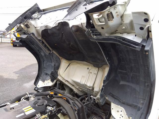 エルフトラック 　低床ダンプ　上物新明和製　荷台寸法３０６ｘ１６０ｘ３２　積載２ｔ　４ナンバー　５速ミッション　走行１２．７万ｋｍ（39枚目）