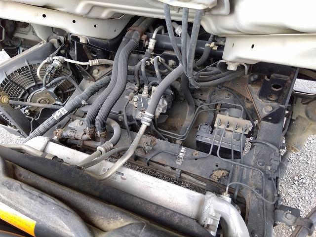 エルフトラック 　低床ダンプ　上物新明和製　荷台寸法３０６ｘ１６０ｘ３２　積載２ｔ　４ナンバー　５速ミッション　走行１２．７万ｋｍ（41枚目）