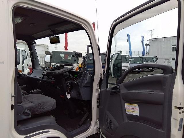 エルフトラック 冷蔵冷凍車 上物東プレ製(R134a) -5℃設定(空荷状態で-5℃まで確認済) ワイドロングボディ 積載2.95t 荷台寸法430×195×191 荷台床鉄板張り 水抜き穴2つ バックモニター付(11枚目)